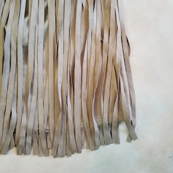 NEW BB DAKOTA Faux Suede Fringe Mini Skirt - Picture 5 of 5